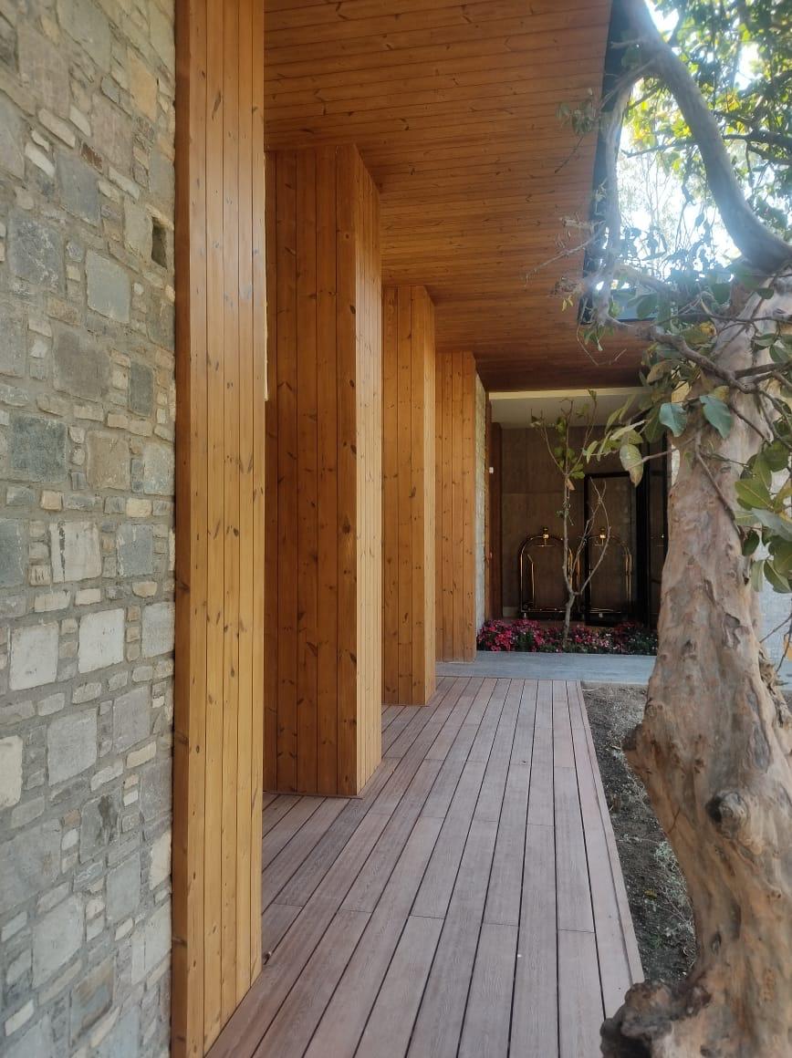 Wood-Clad Passage with Deck Floor, Kanpur